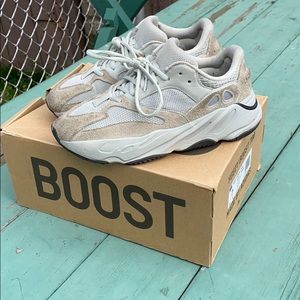 Yeezy boost 700 Salt